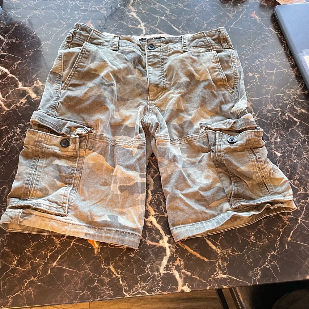 Hollister Camo cargo shorts size 32
